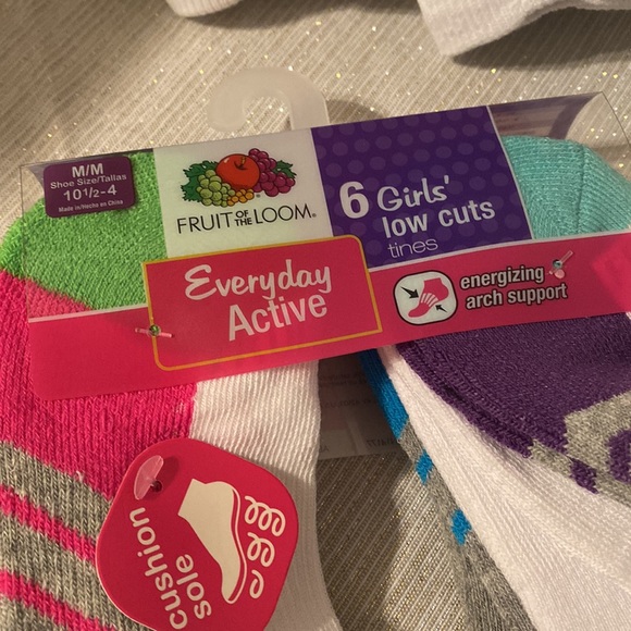 Lot of 18 pairs FRUIT OF THE LOOM Girls  ankles socks M shoe size 10 1/2 - 4 - Picture 6 of 10